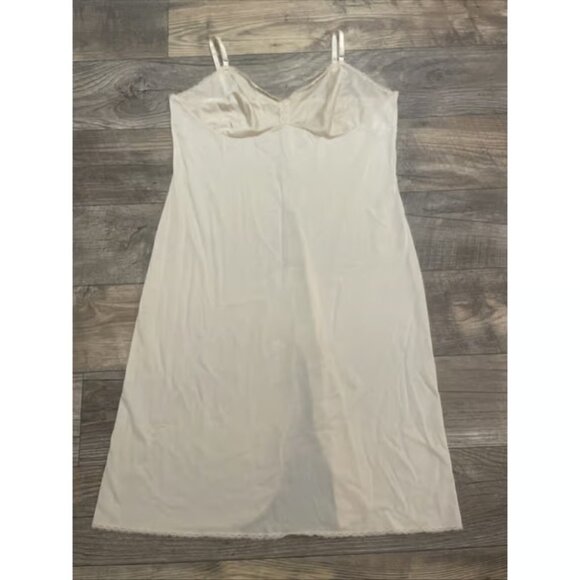 Vanity Fair VTG DuPont Nylon Beige Full Slip Adjustable Straps Size 36 USA Made - Picture 1 of 4